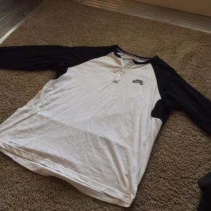 Nike SB 3/4 Sleeve Shirt